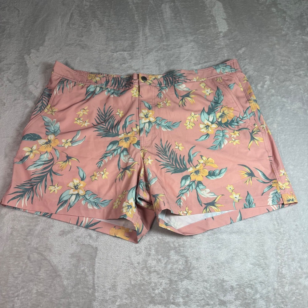 NWT American Eagle Mens XXL Pink Floral 5.5" Boardwalk Short Above The Knee